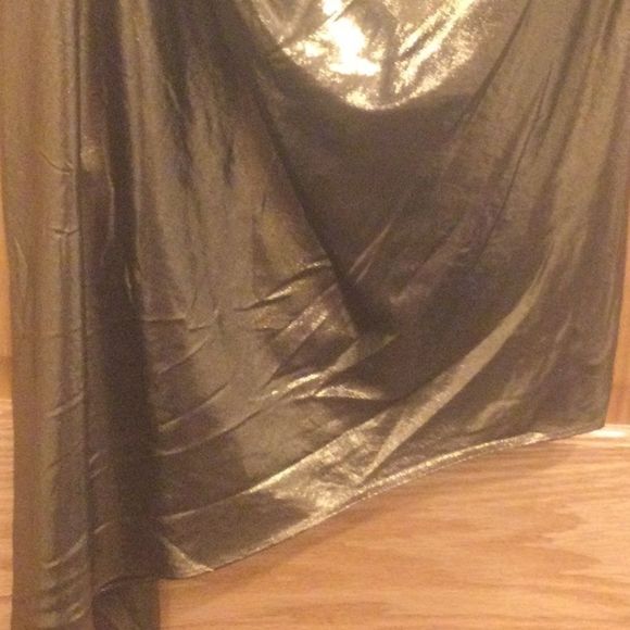 Sussana One- Shoulder Assimetrical Metallic Silk - Picture 5 of 12